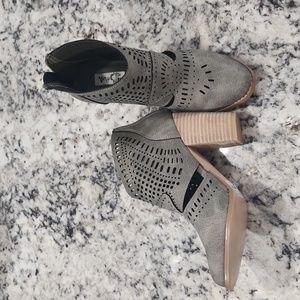 Buckle Very G booties